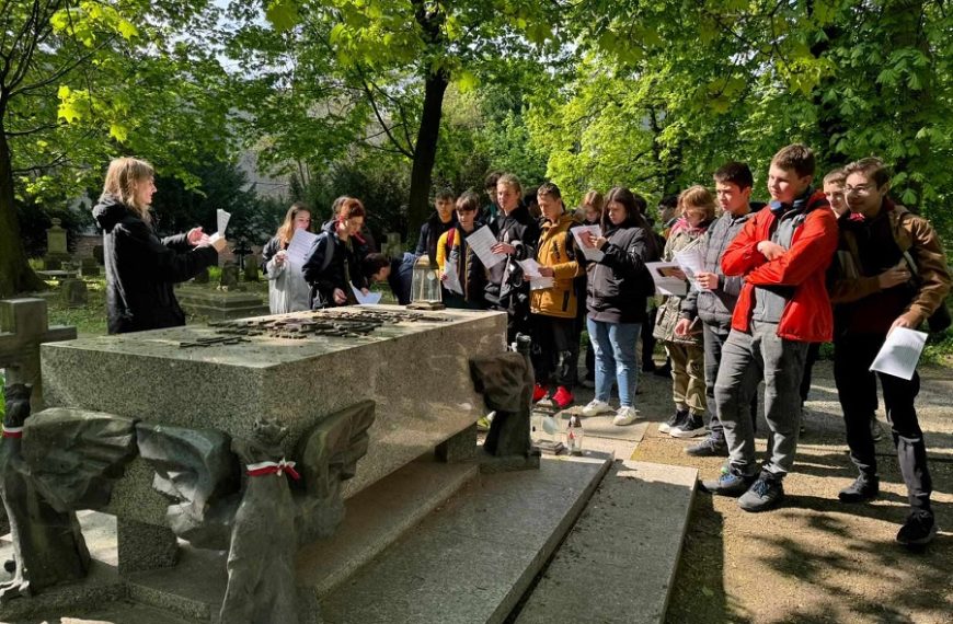 Wycieczka na Cmentarz Zasłużonych Wielkopolan