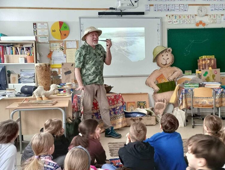 Spotkanie z pisarzem Łukaszem Wierzbickim