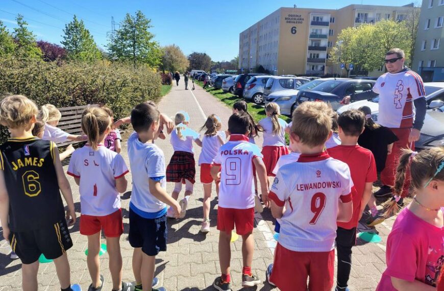 Szkolny bieg z okazji uchwalenia Konstytucji 3 maja